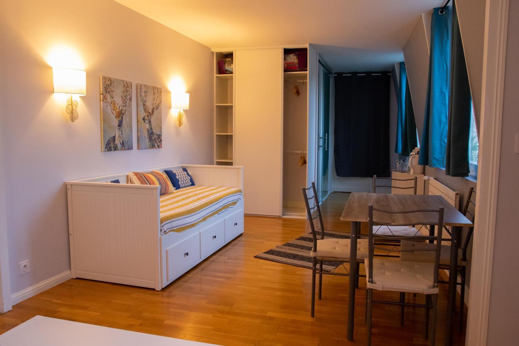 Hotel Les Tourterelles Vendôme Zimmer foto