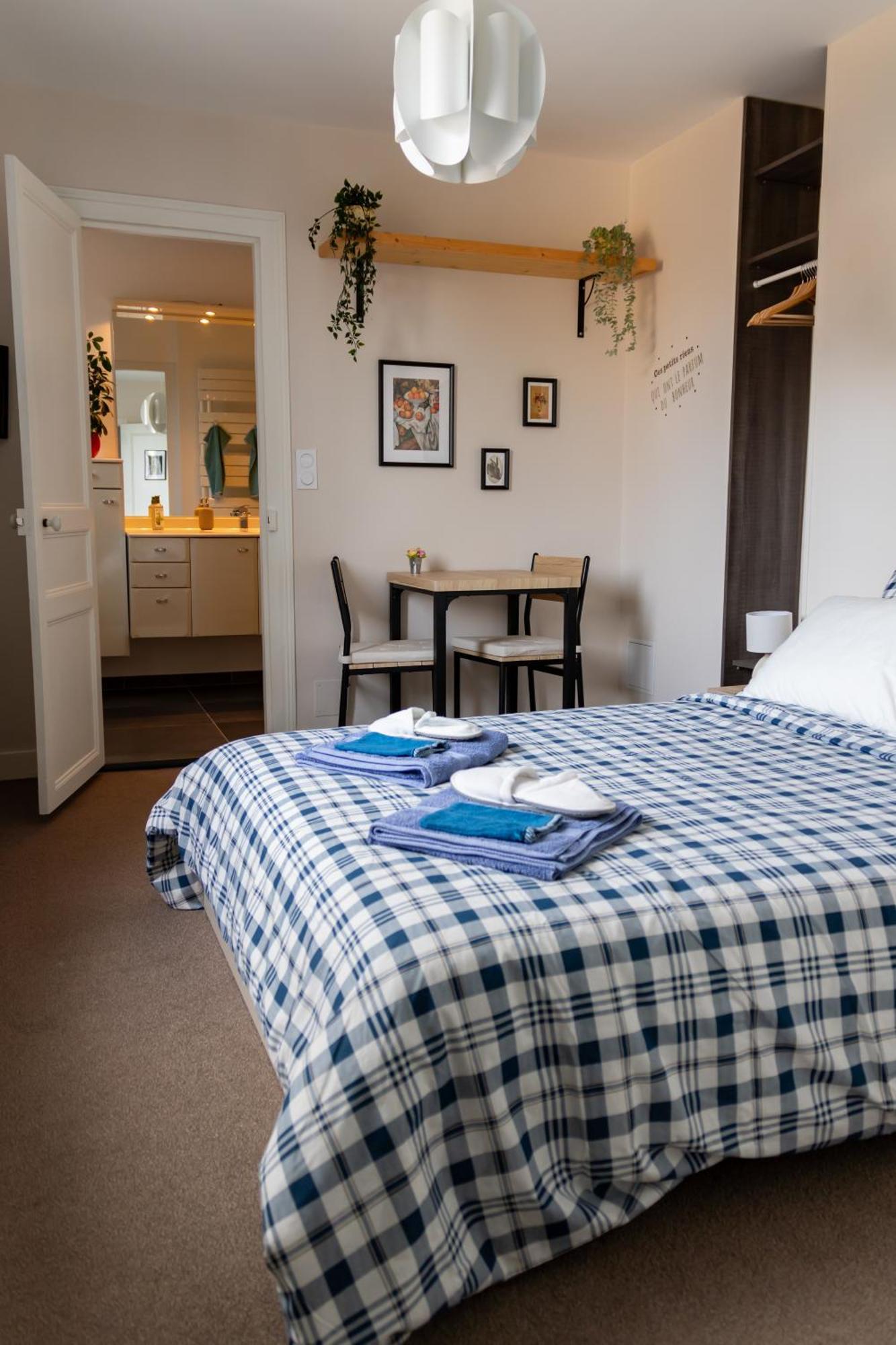 Hotel Les Tourterelles Vendôme Zimmer foto