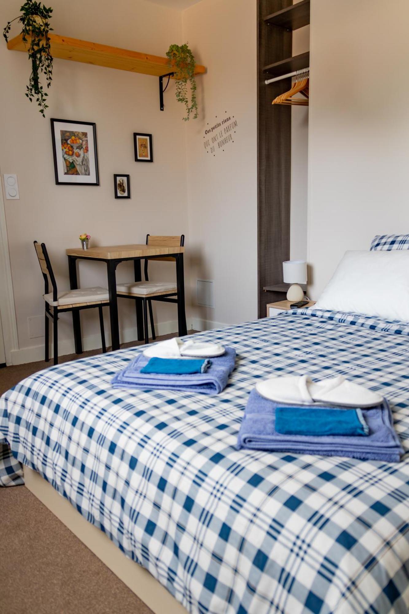 Hotel Les Tourterelles Vendôme Zimmer foto
